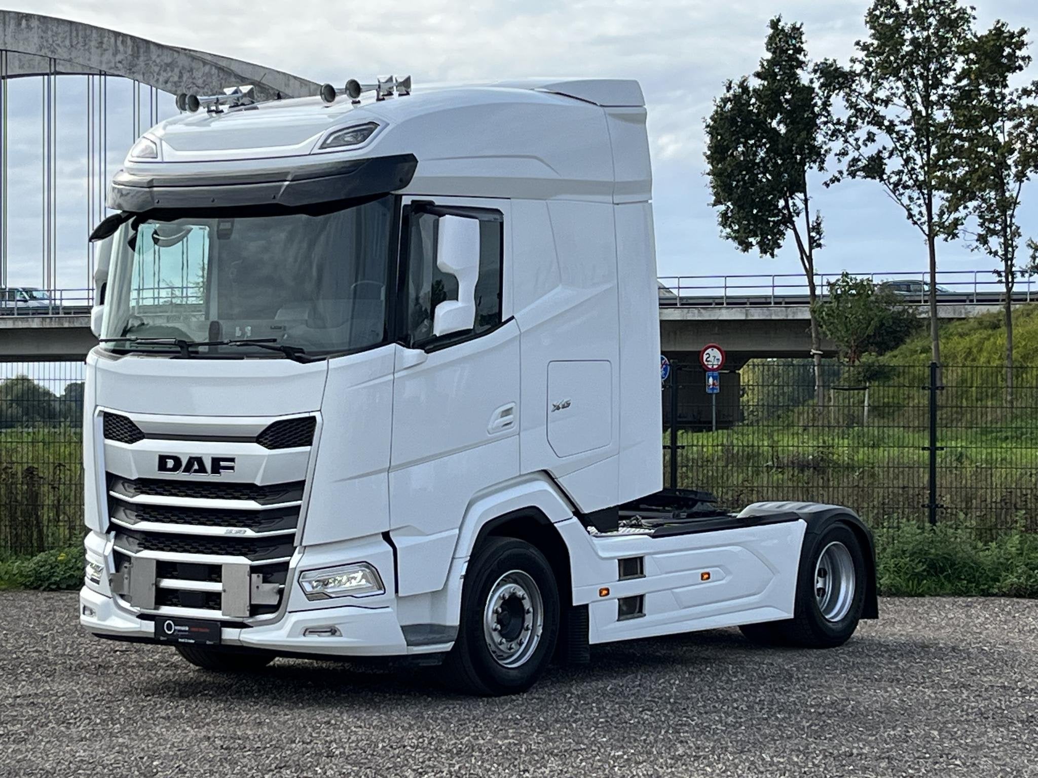 DAF XG 530 | Intarder | Full Spoiler | ADR AT, Automaat, Stof, Wit, Bedrijf