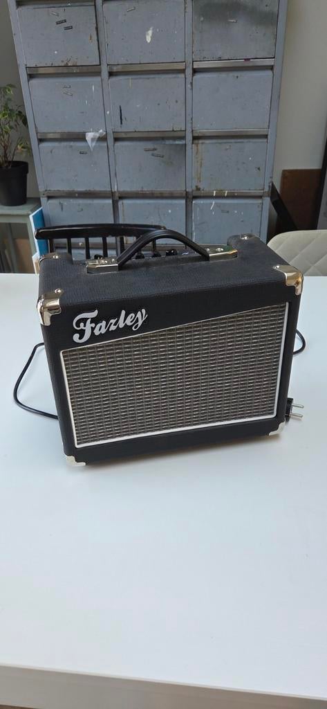 Zo goed als nieuwe Fazley gitaarversterker, Muziek en Instrumenten, Versterkers | Bas en Gitaar, Ophalen, Zo goed als nieuw, Gitaar