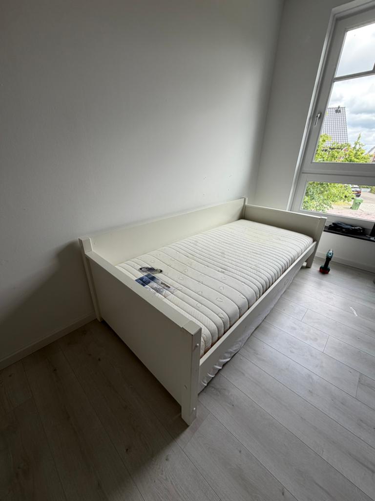 Eenpersoonsbed wit, Huizen en Kamers, Kamers te huur, Rotterdam