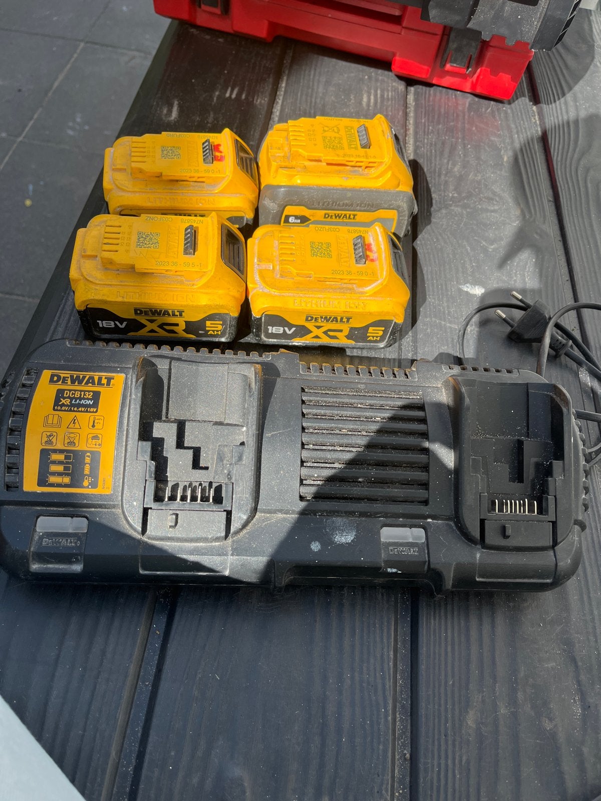 Dewalt Accu Set: 3x 18V 5Ah, 1x 54V 6Ah Flexvolt + Lader, Ophalen of Verzenden, Zo goed als nieuw, Overige typen