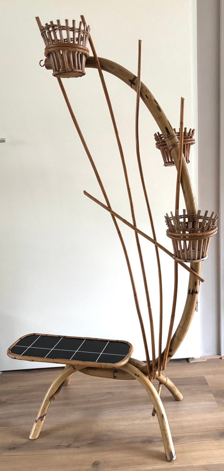 Plantenstandaard Rotan vintage met plateau, Antiek en Kunst, Antiek | Woonaccessoires, Ophalen