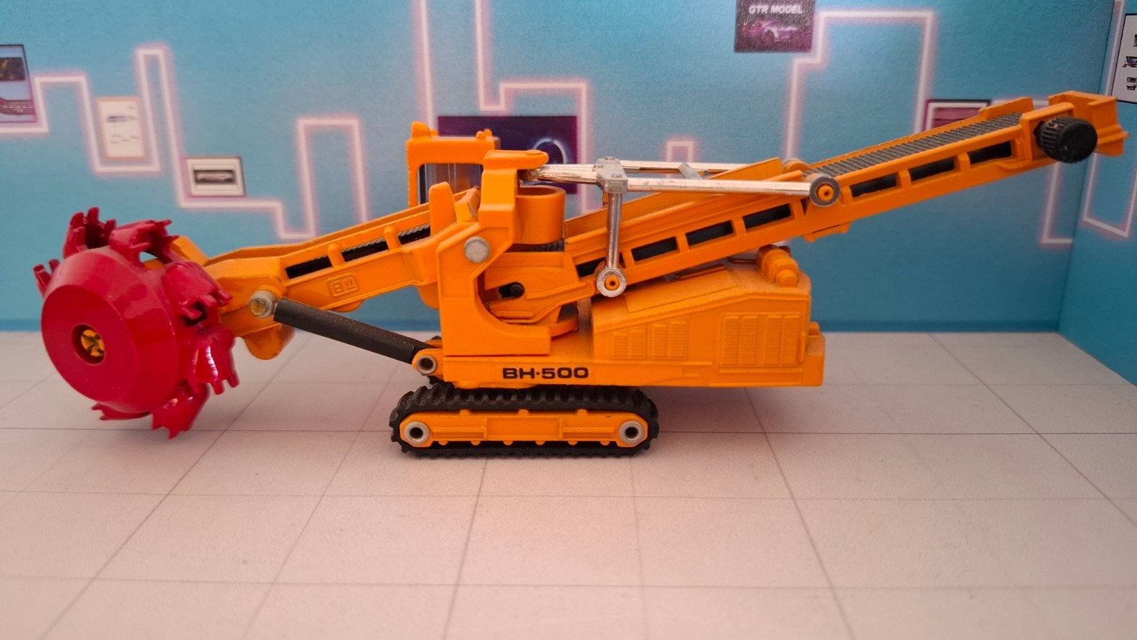Shinsei Mini Power 1:100 Hitachi BH500 graafwielbagger, Ophalen of Verzenden, Gebruikt, Overige typen, Overige merken