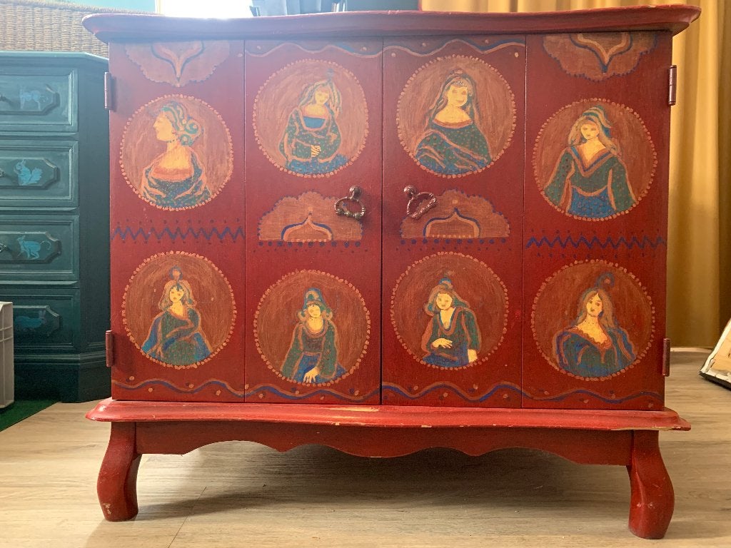 kastje beschilderd met orientaalse vrouwfiguren, Ophalen