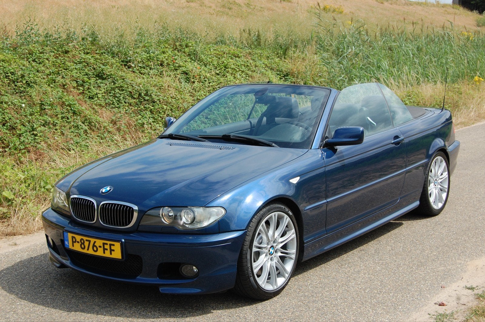 BMW 330ci Cabrio | Facelift | M pakket | H6 | Handgeschakeld, Stoelverwarming, Zwart, Cabriolet, Blauw