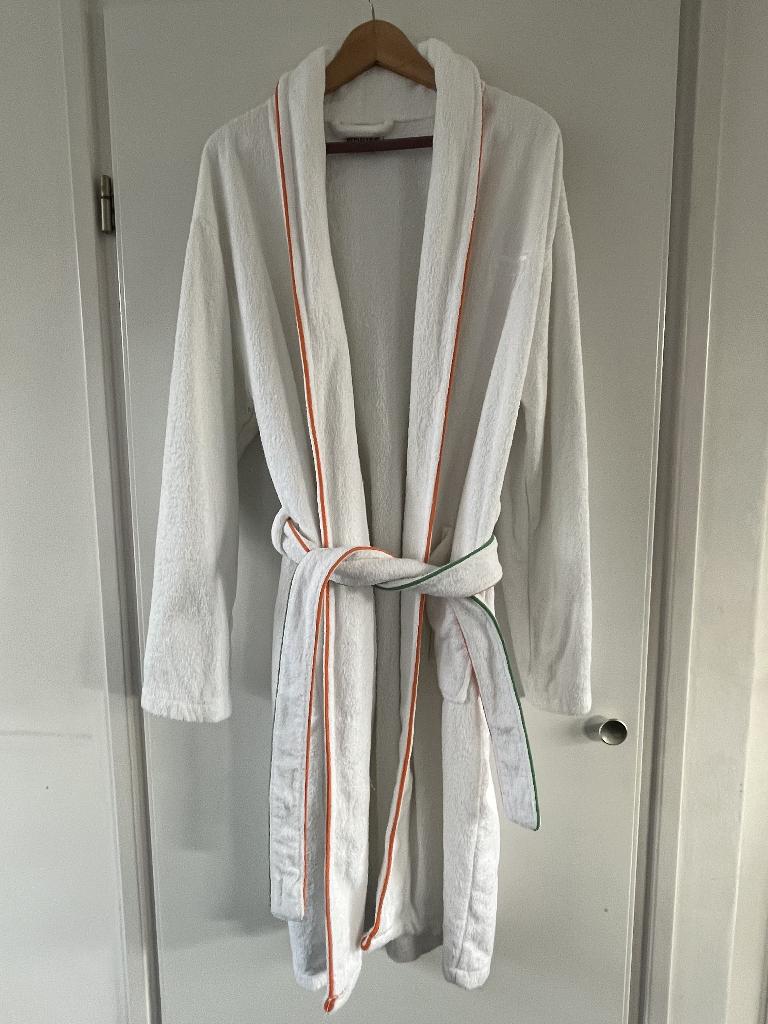 Witte Badjas, Postcodeloterij met oranje/groene bies., XL Concept, Ophalen of Verzenden, Zo goed als nieuw