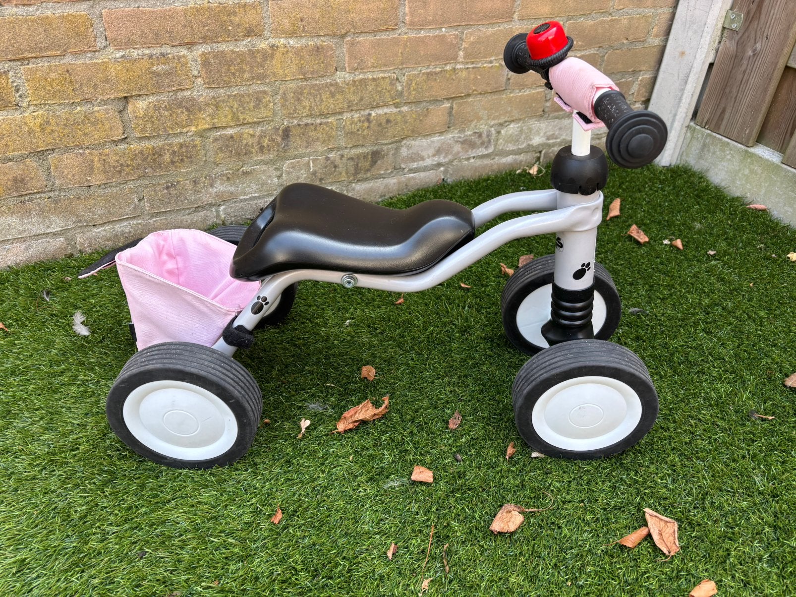 Puky loopfiets wutsch met mandje, Ophalen, Zo goed als nieuw