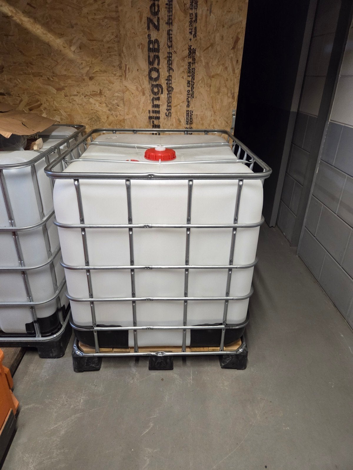 IBC Container 1000L - Wit met metalen kooi, 150 liter of meer, Ophalen