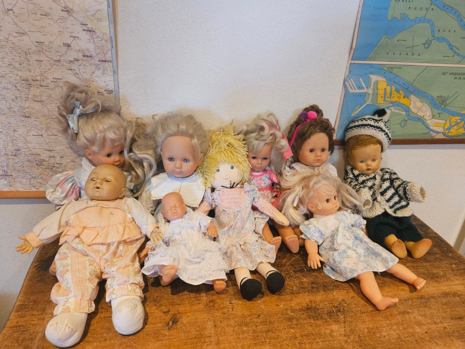 Groot partij  poppen 11 stuks  poppenwagen wat kleding, Verzamelen, Poppenhuizen en Toebehoren, Verzenden, Poppenhuis