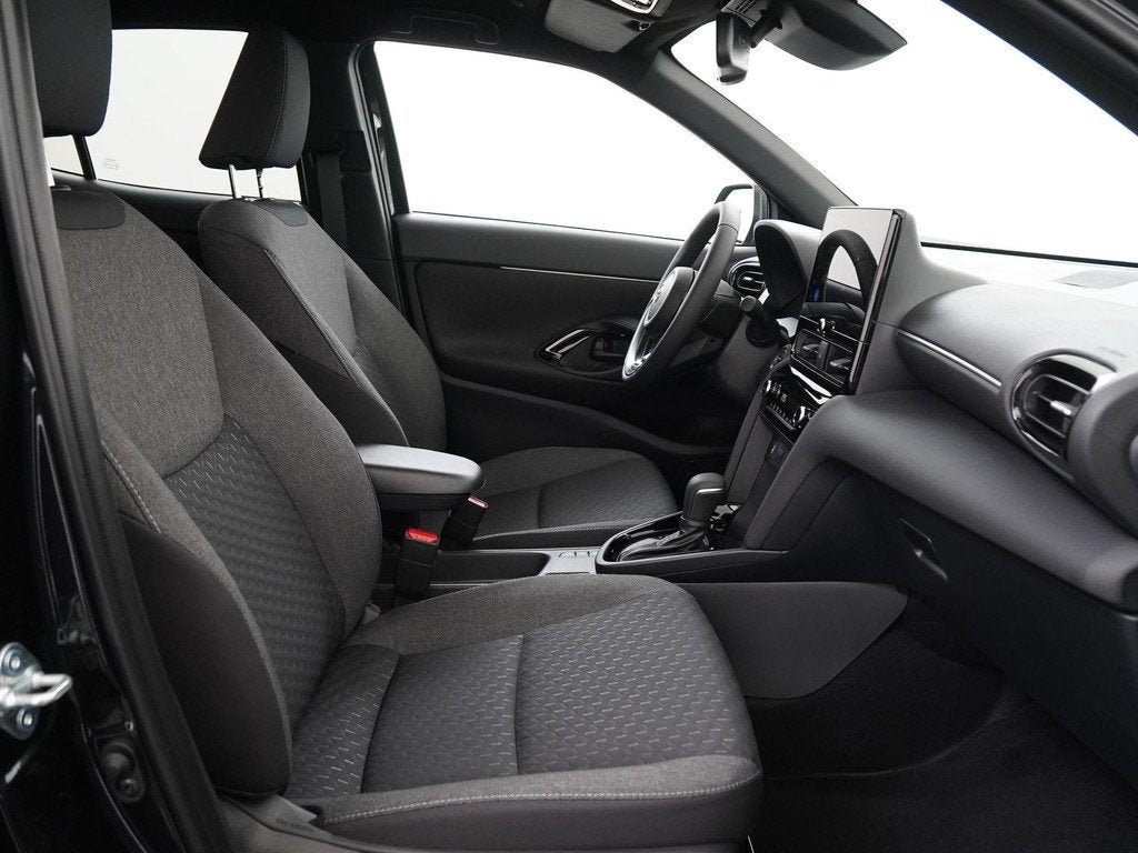 Toyota Yaris Cross 1.5 Hybrid 115 Dynamic | Stuur/Stoelverwa, Auto's, 12 maanden, Stof, Gebruikt, 116 pk