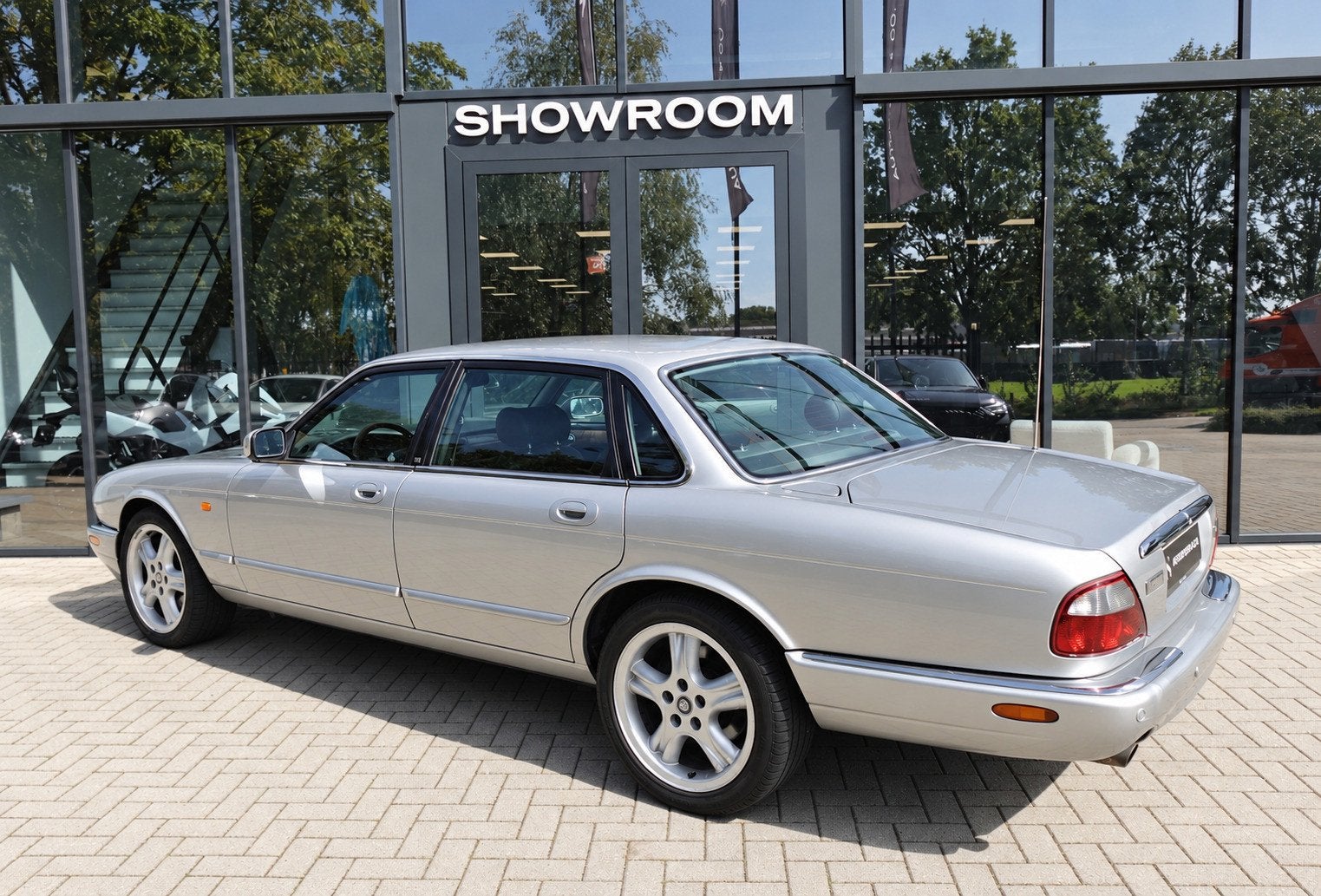 Jaguar XJ 3.2 V8 Executive AIRCO SPORT ELEKTR. RAMEN, Auto's, Dealer onderhouden, Achterwielaandrijving, Gebruikt, Bedrijf