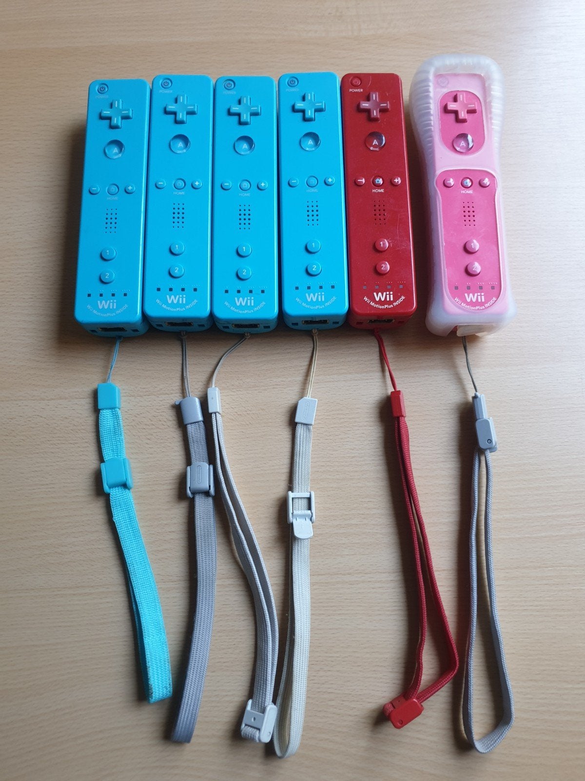 6 Nintendo wii controllers met motion plus, Spelcomputers en Games, Ophalen of Verzenden, Met 3 controllers of meer