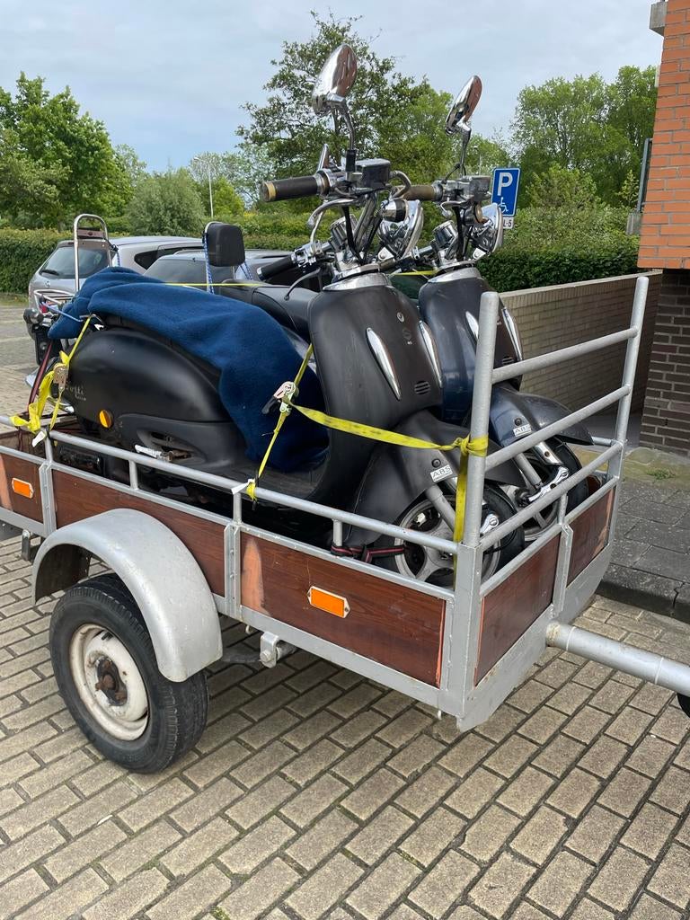 2 Frosti retro scooters, blauw kenteken, Fietsen en Brommers, Scooters | Overige merken, Ophalen of Verzenden, Gebruikt, Maximaal 25 km/u