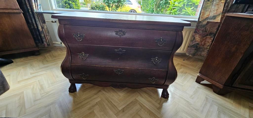 Ladenkast., Ophalen