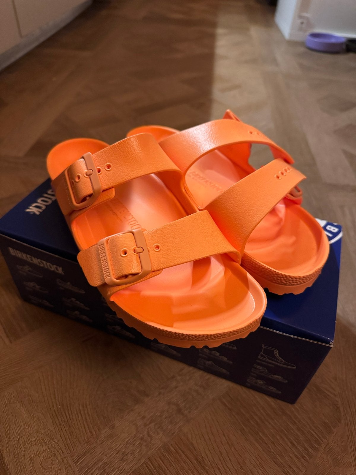 Nieuwe, maat 40,  Birkenstock waterdichte sandalen - koraal, Slippers, Nieuw, Oranje, Ophalen of Verzenden