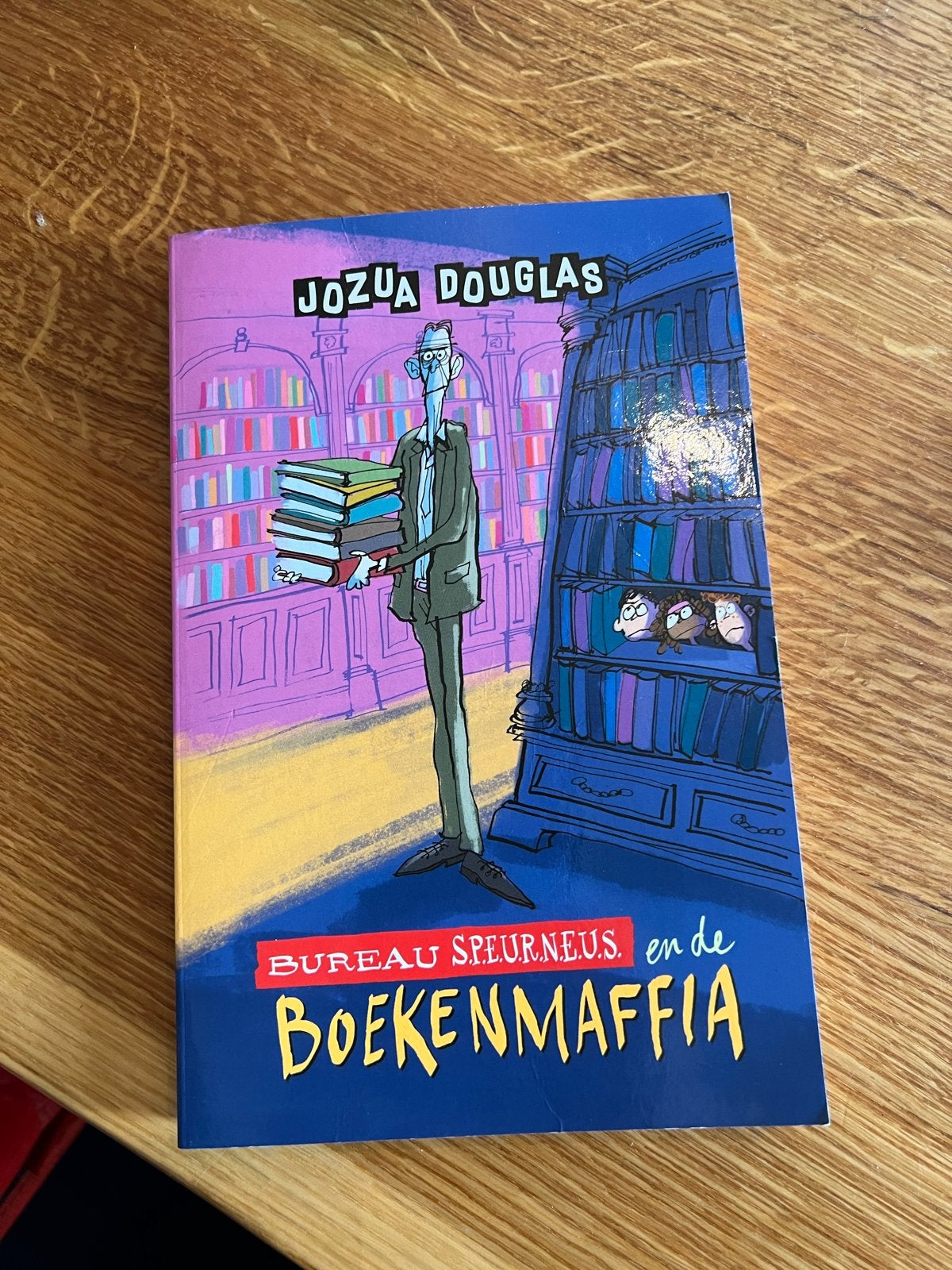 Bureau Speurneus en de Boekenmaffia - Jozua Douglas, Ophalen of Verzenden, Zo goed als nieuw, Fictie algemeen