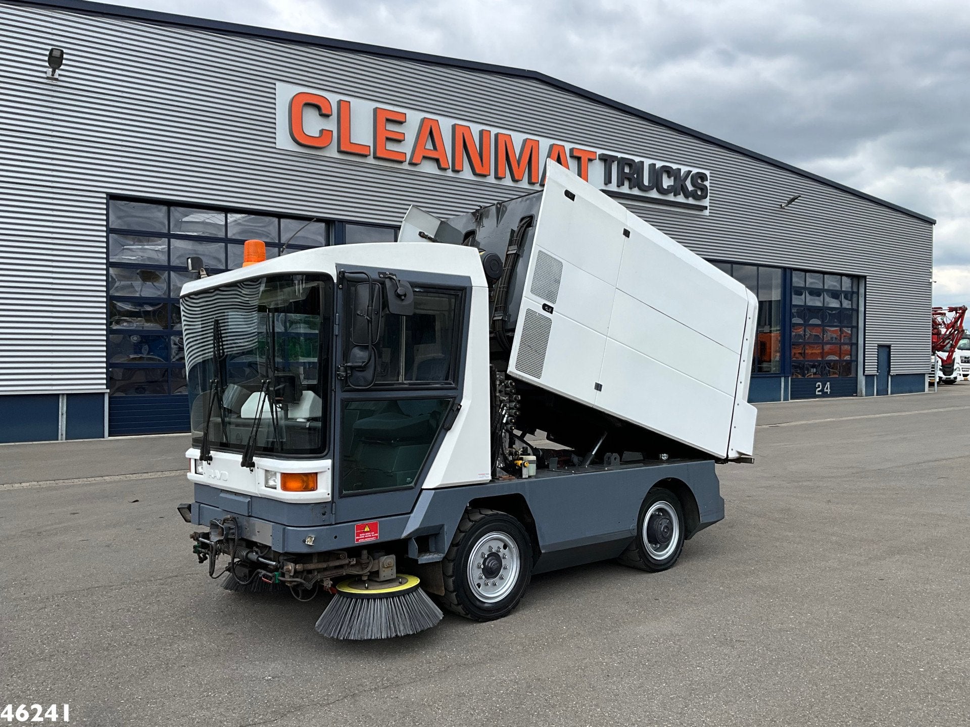 Ravo 530 (bj 2004), Achterwielaandrijving, Radio, 150 pk, Diesel