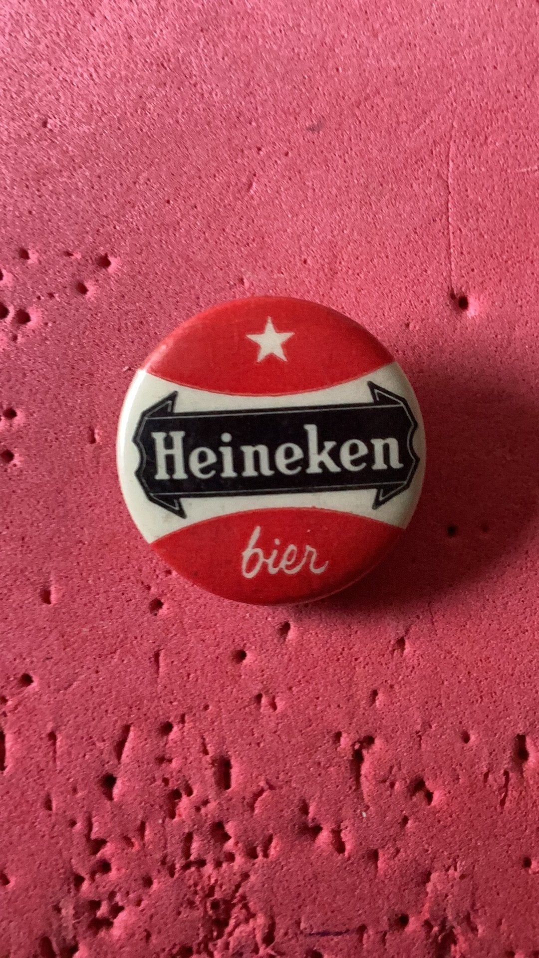 Pin Heineken Bier, Verzamelen, Speldjes, Pins en Buttons, Verzenden, Zo goed als nieuw, Merk, Speldje of Pin