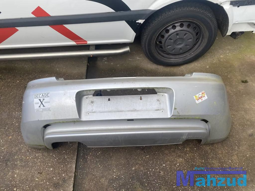 MAZDA 323 F grijs zilver 3L Achterbumper 1994-1998, Gebruikt, Shinchi, Fuchu-Cho 3-1
730-8670  Hiroshima, Mazda Motor Corporation