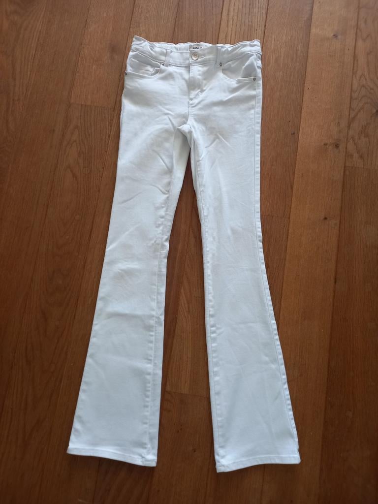 Mooie witte Only flared jeans maat 152, Ophalen of Verzenden, Zo goed als nieuw