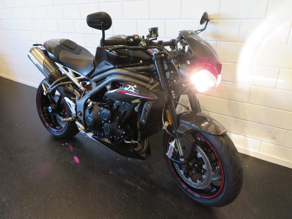 Triumph SPEED TRIPLE 1050 RS ARROW PERFECT! (bj 2018), Motoren, Motoren | Triumph, Bedrijf, 1050 cc, Naked bike