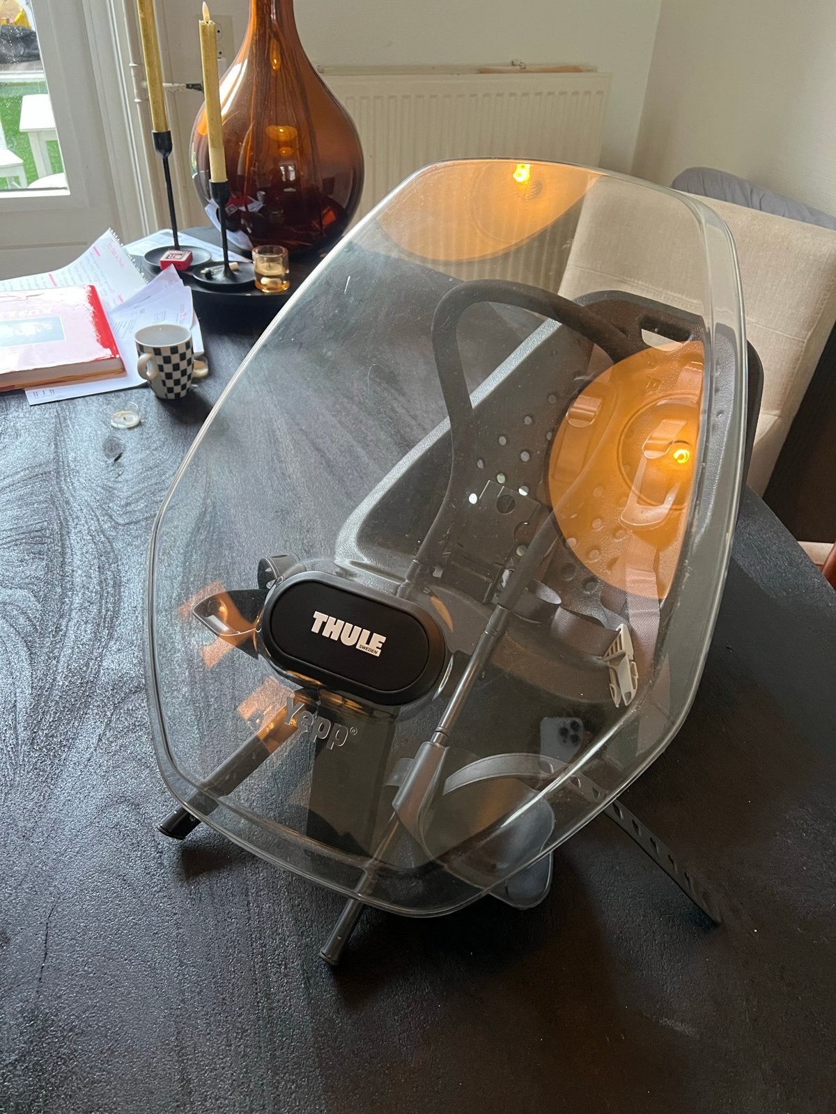 Thule Yepp kinderzitje met windscherm en adapter, Ophalen, Zo goed als nieuw, Voorzitje, Voetsteuntjes