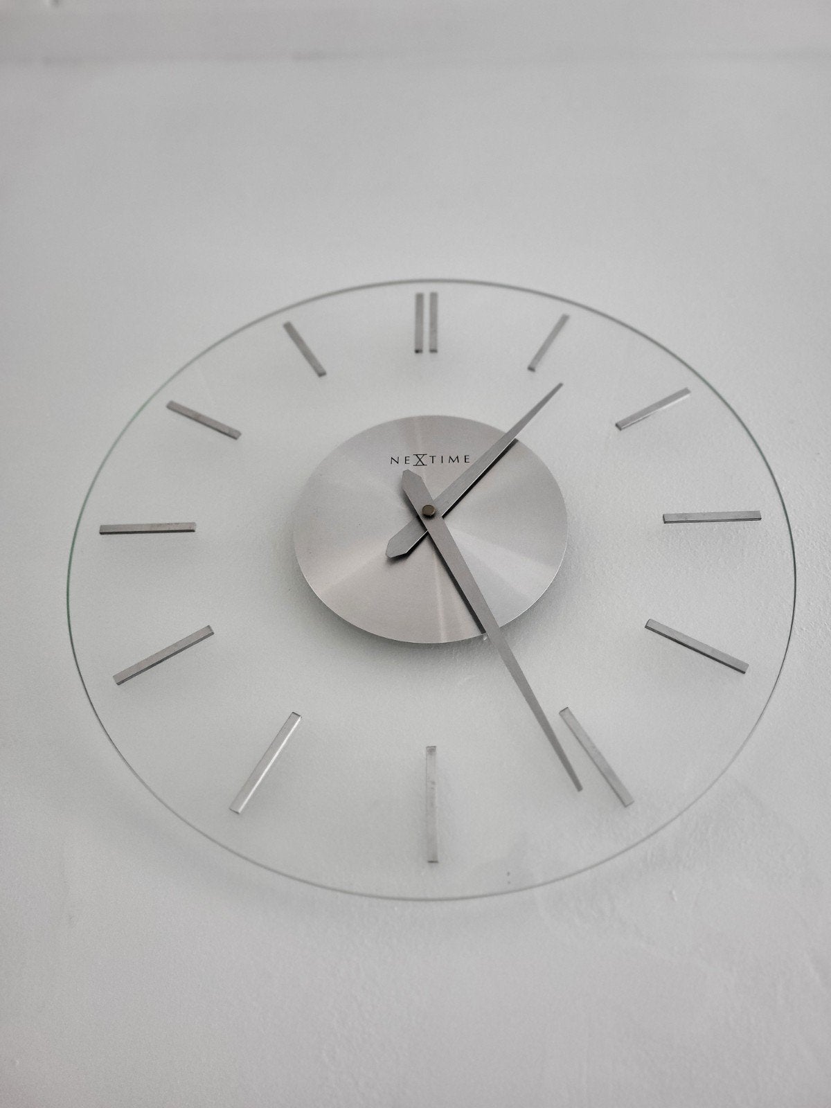 Nextime wandklok - Als nieuw - Rond - Glas - RM 🍃, Huis en Inrichting, Woonaccessoires | Klokken, Wandklok, Analoog, Werkt op batterijen