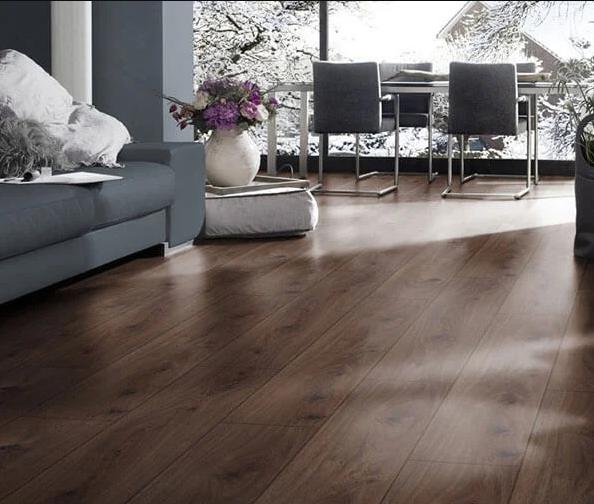 200m2 8 mm donkerbruin laminaat houtlook te koop!, Bruin, 75 m² of meer, Donkerbruin, Nieuw
