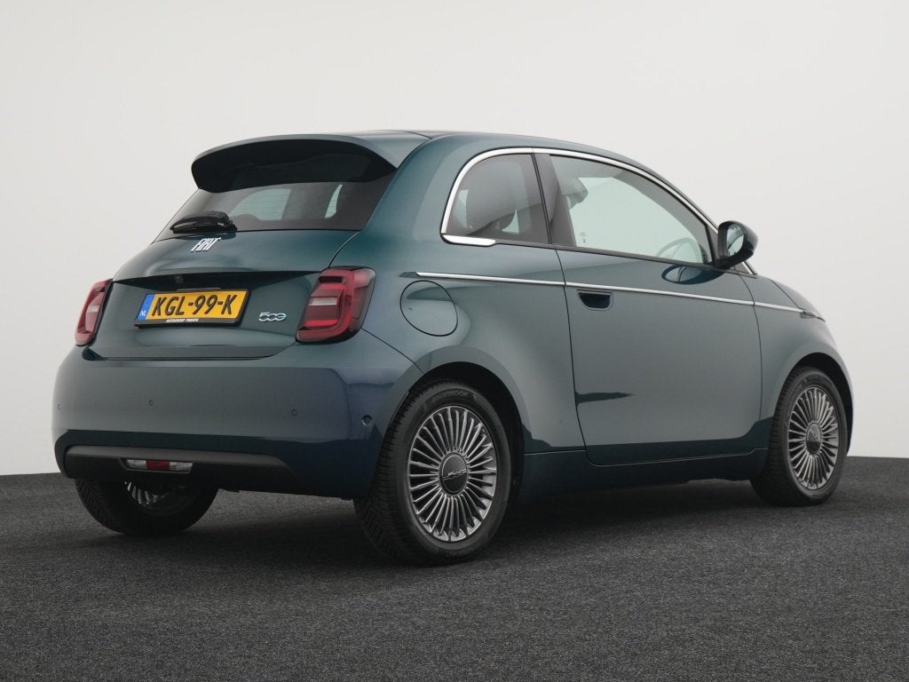 Fiat 500 Icon 42 kWh | Camera | Private Lease 379 per maand, 12 maanden, Gebruikt, 4 stoelen, Grijs