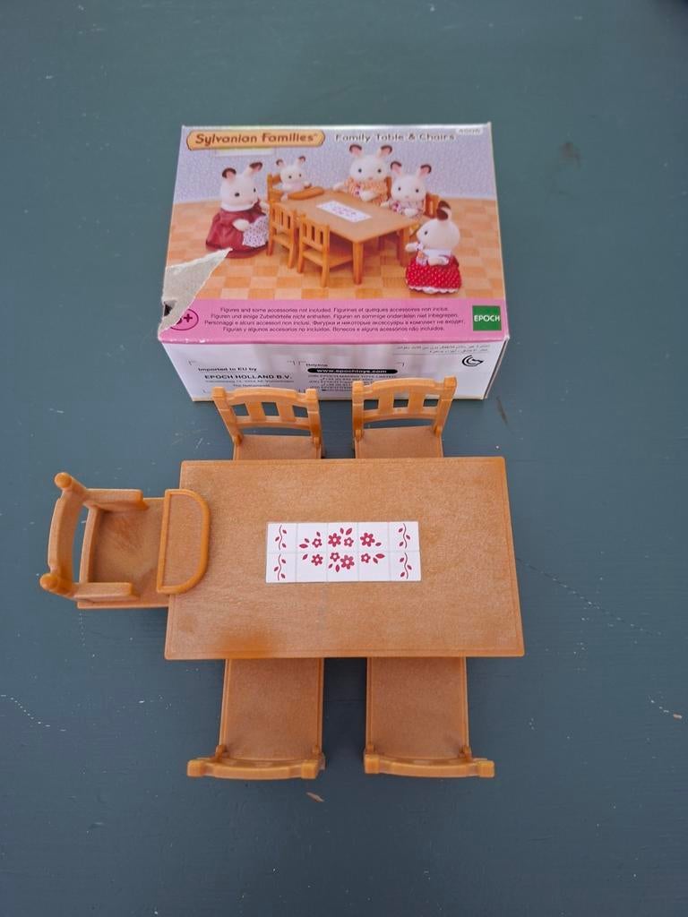 Sylvanian Families Familietafel & Stoelen Set, Ophalen of Verzenden, Zo goed als nieuw, Jongen of Meisje