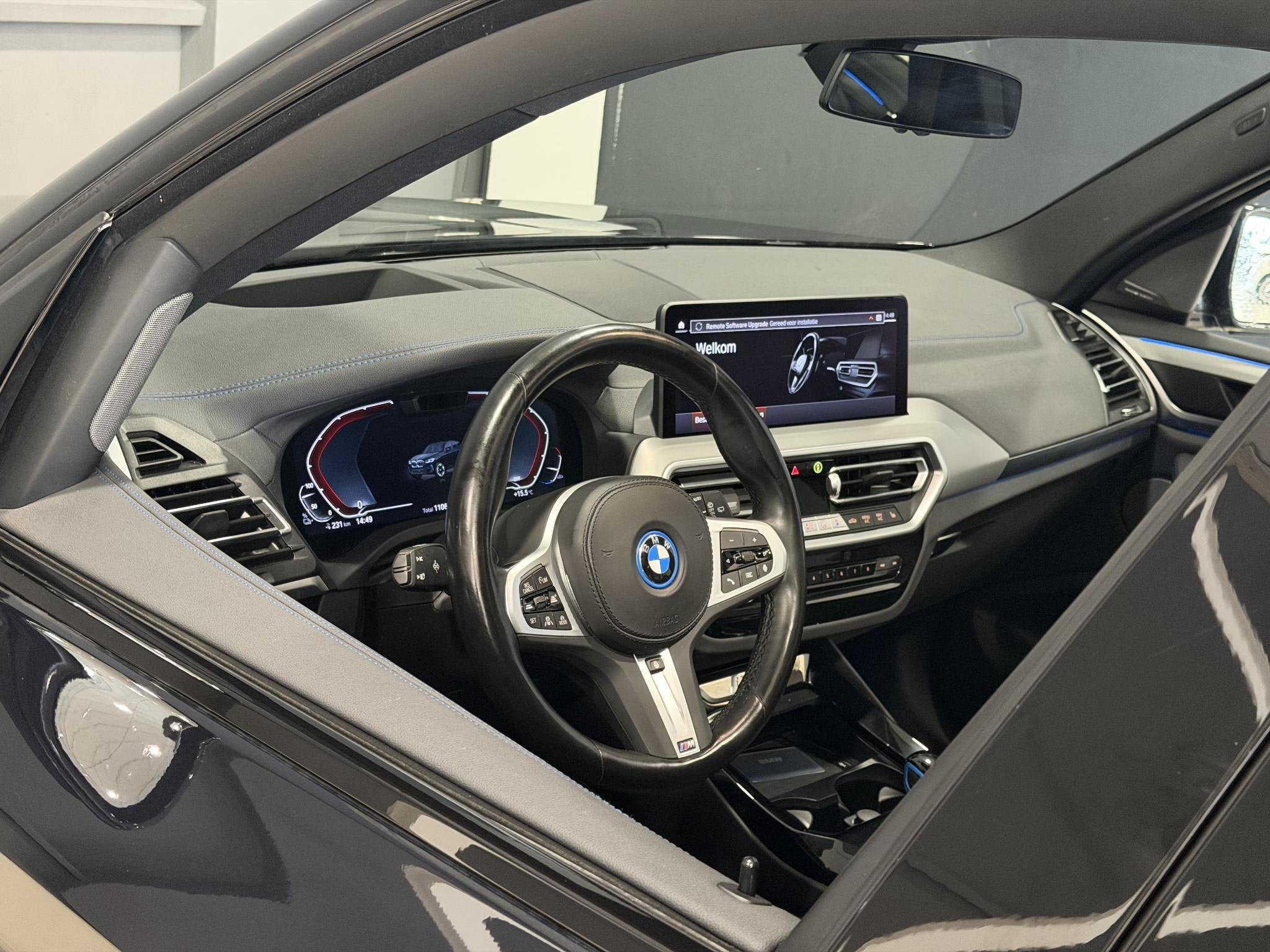 Foto 3 van BMW iX3 Executive 80 kWh | SOH 100% | Panorama dak | 20inch
