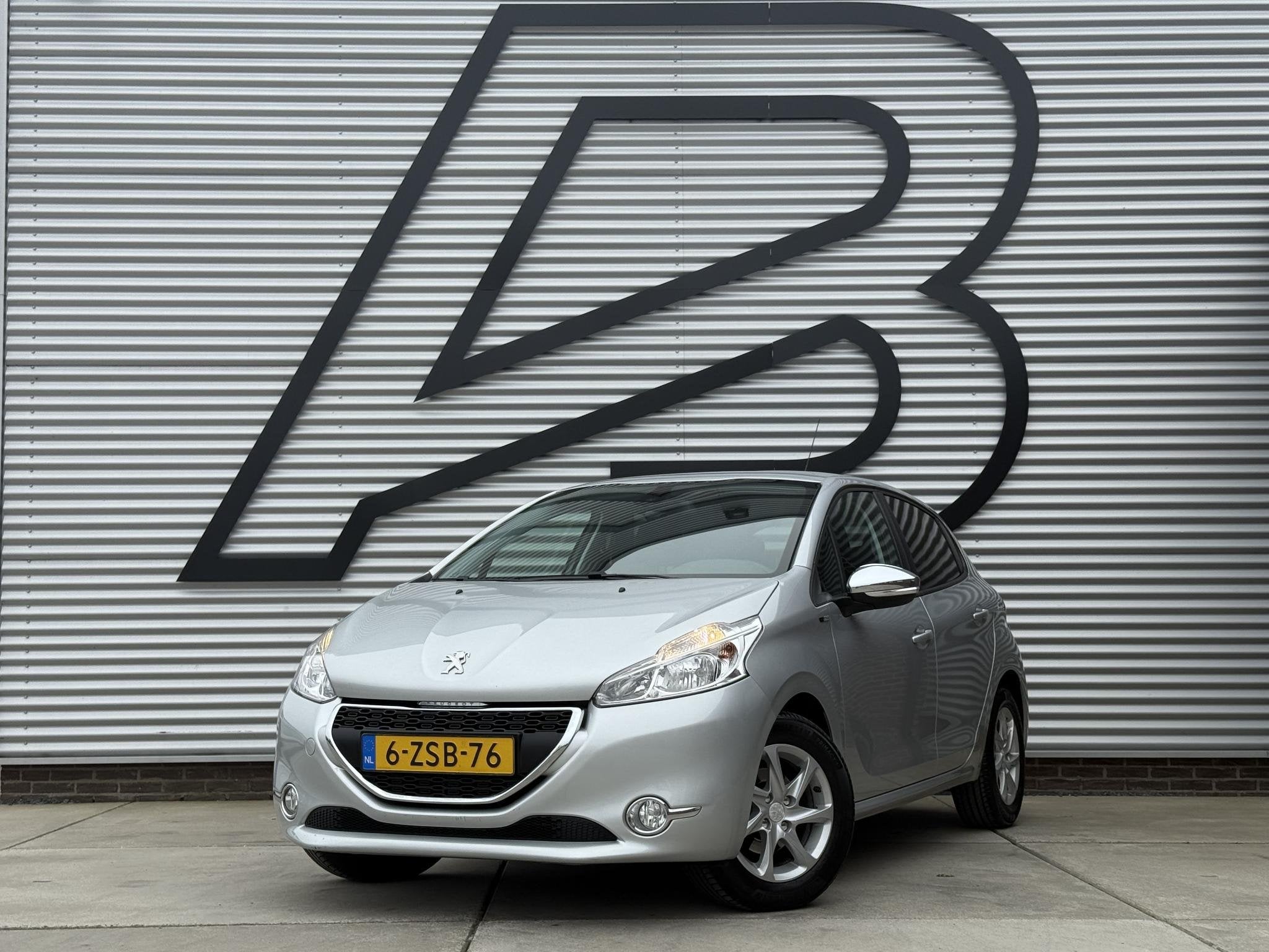 Peugeot 208 1.2 PureTech Style Pack 2e Eigenaar|Navi|Airco|C, Auto's, Voorwielaandrijving, Euro 5, Stof, Gebruikt
