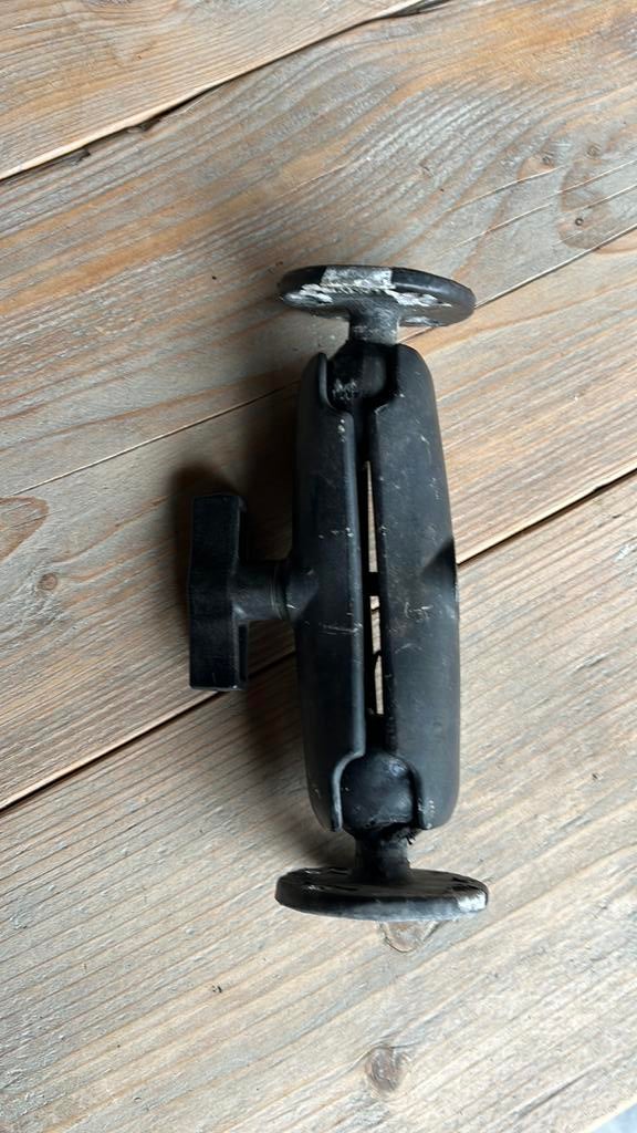 Ram mount fishfinder, Ophalen, Zo goed als nieuw