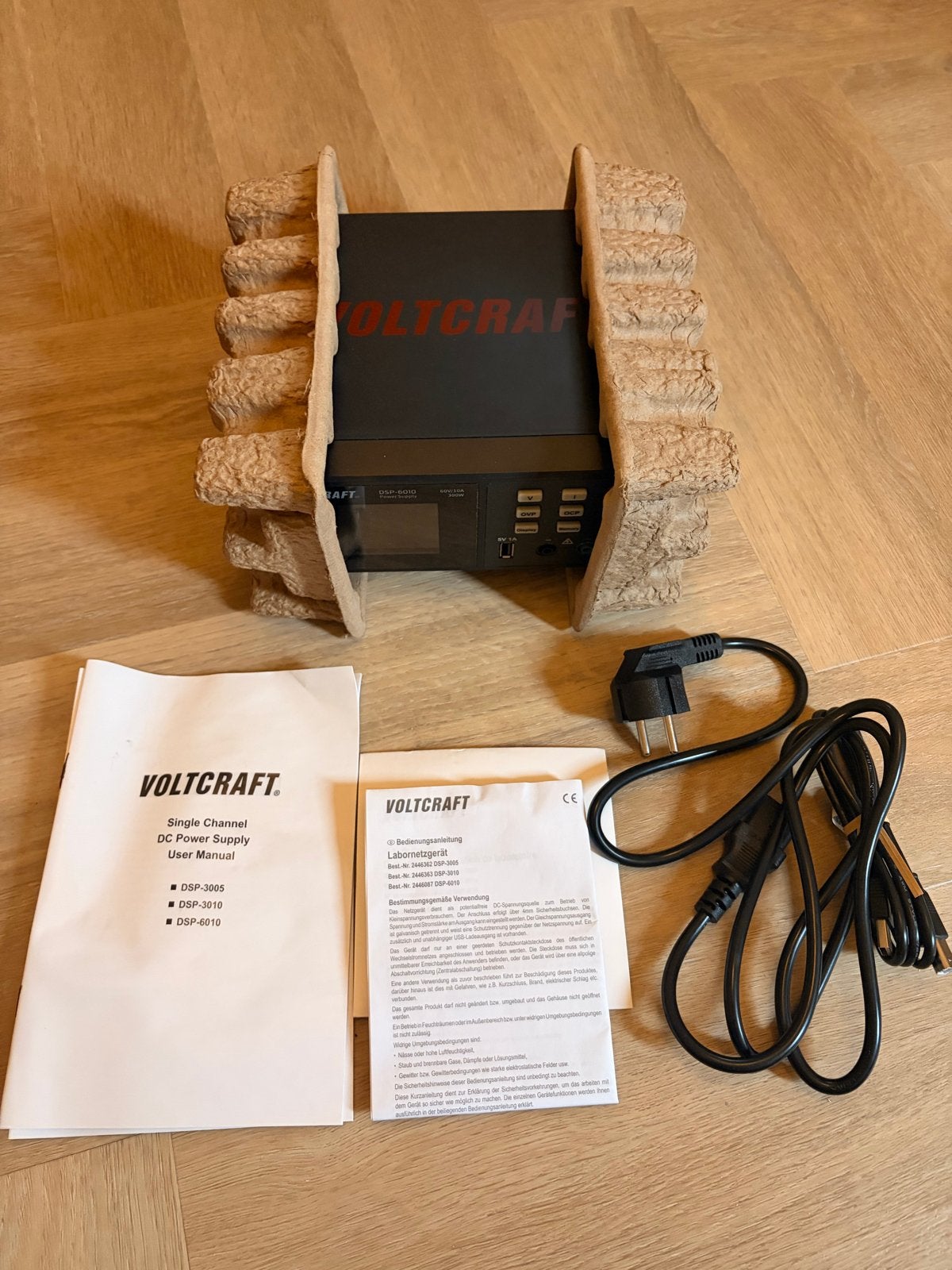 VOLTCRAFT DSP-6010 Labvoeding (0-60V, 0-10A, 300W), Ophalen of Verzenden, Zo goed als nieuw