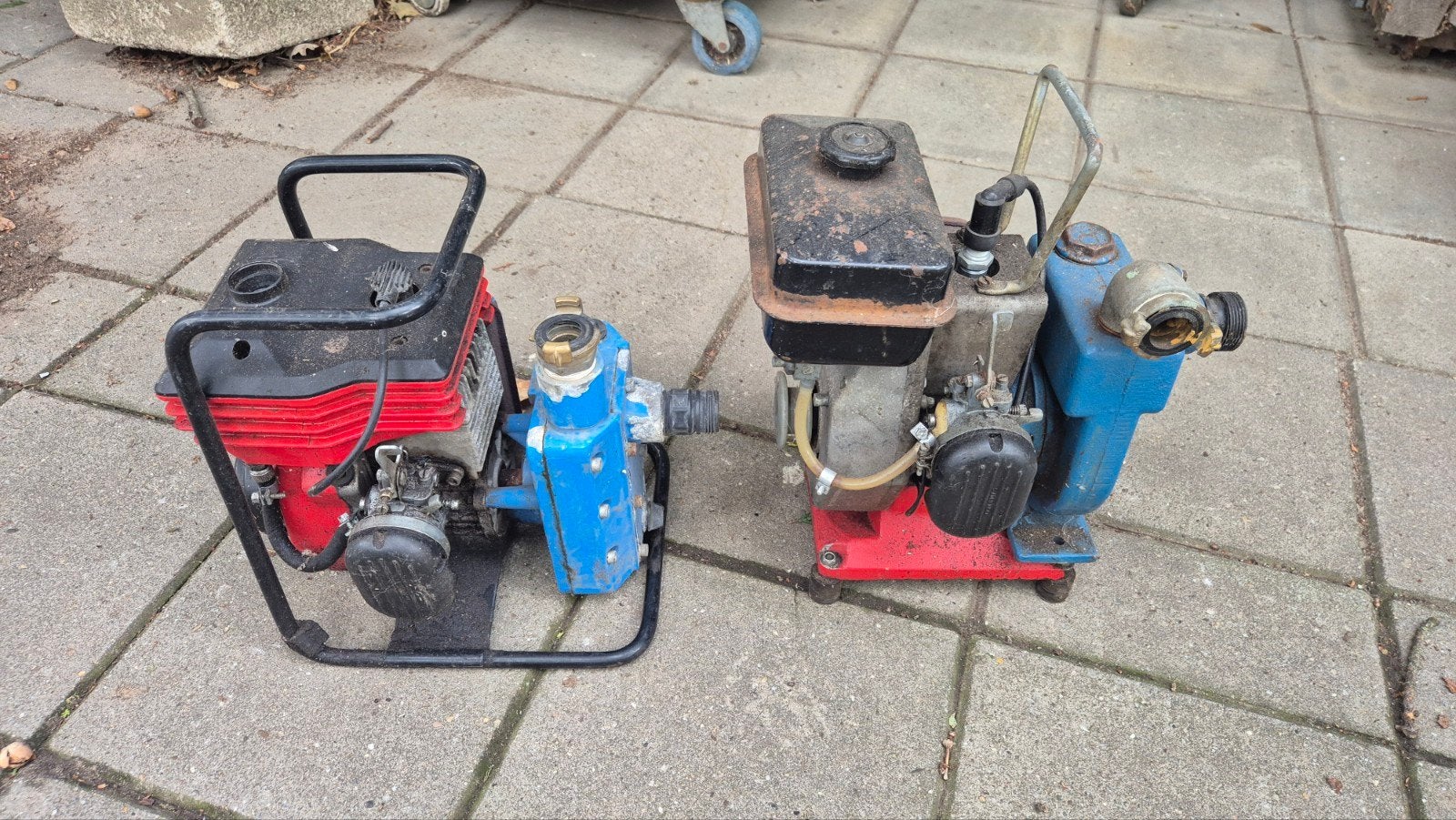 Twee benzine waterpompen - Ideaal voor diverse klussen, Tuin en Terras, Waterpompen, Ophalen, Gebruikt, Handmatig, Bronpomp
