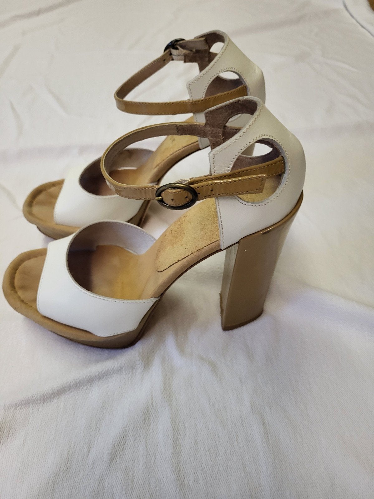 Perfecte Dames witte sandalen. Maat: 39,
Merk: Tosca Blu. In, Ophalen, Zo goed als nieuw, Wit, Sandalen of Muiltjes