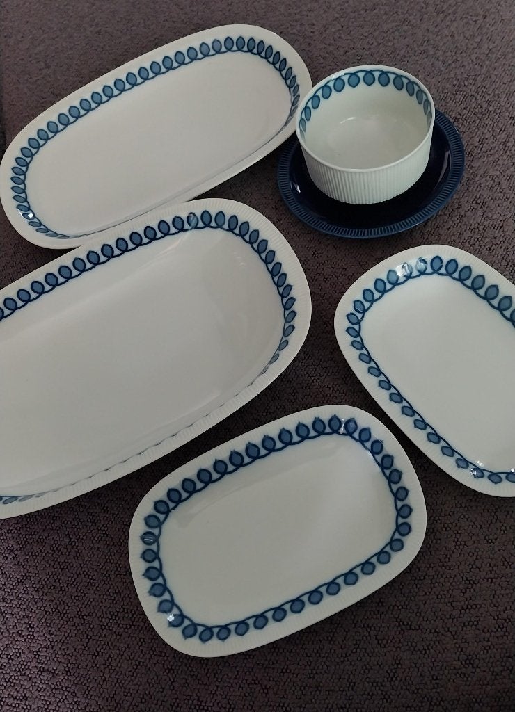 Arzberg wit met blauwe schalen en jus- of sauskom, Ophalen, Overige stijlen, Porselein, Schaal of Schalen