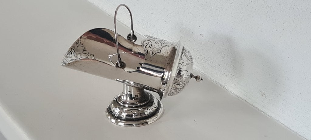 Antiek Zilveren Suikerkit Suikerbak met fraaie gravering, Antiek en Kunst, Ophalen of Verzenden, Zilver