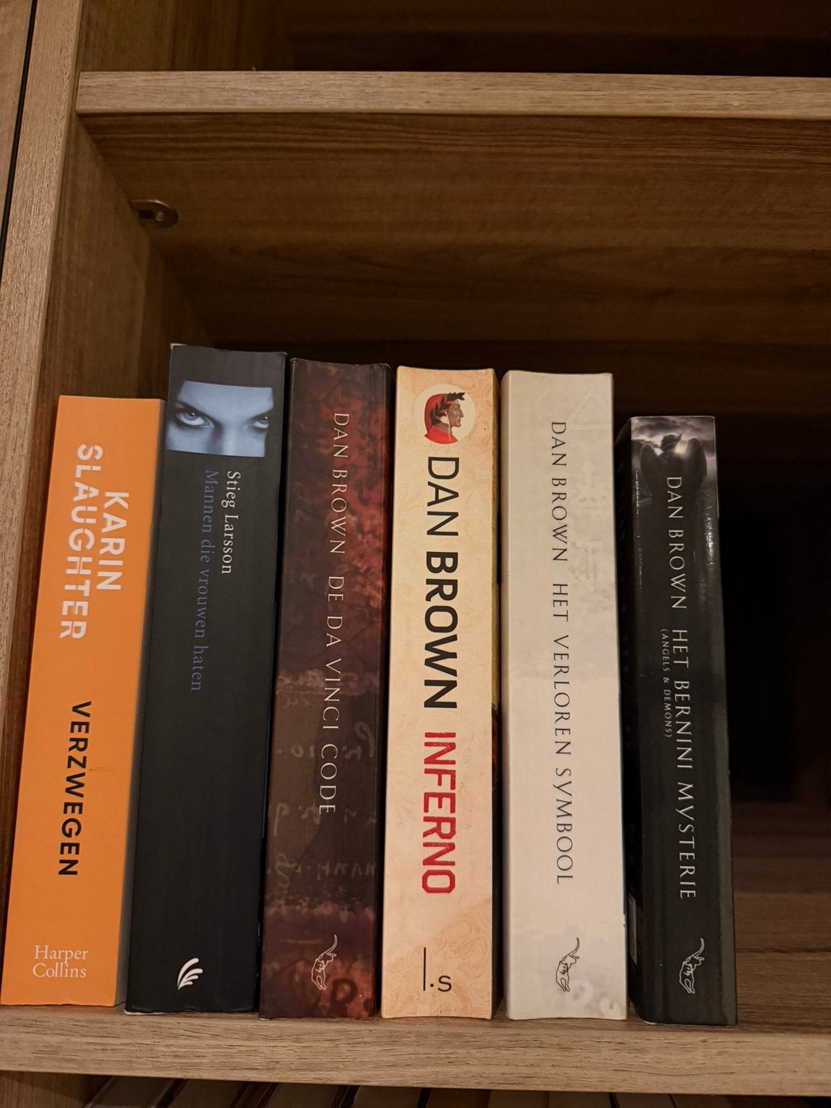Stieg Larson, Dan Brown en  Karin Slaughter, Boeken, Ophalen of Verzenden, Zo goed als nieuw