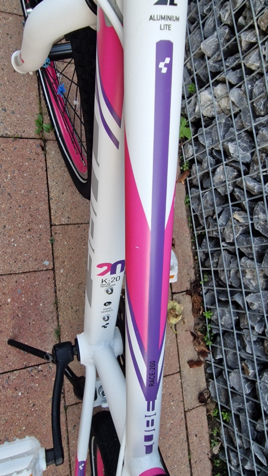 Foto 9 van Cube Race 200 20" meisjes mountainbike roze/wit