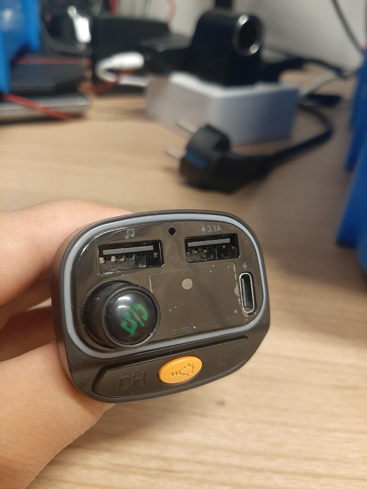 Bluetooth FM Transmitter met USB-C en USB-A poorten, Ophalen of Verzenden, Zo goed als nieuw