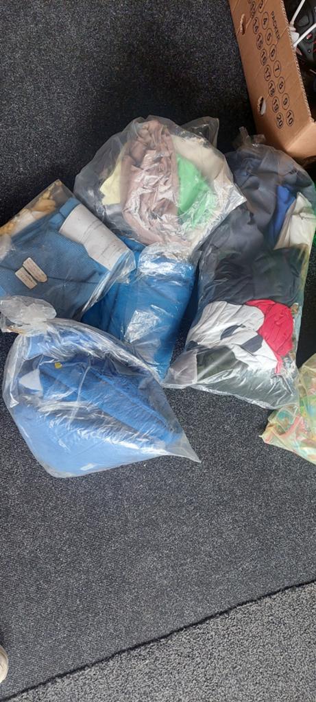 Gratis lapjes knutselstof - Diverse kleuren en materialen, Overige materialen, Gebruikt, Overige kleuren, Ophalen of Verzenden