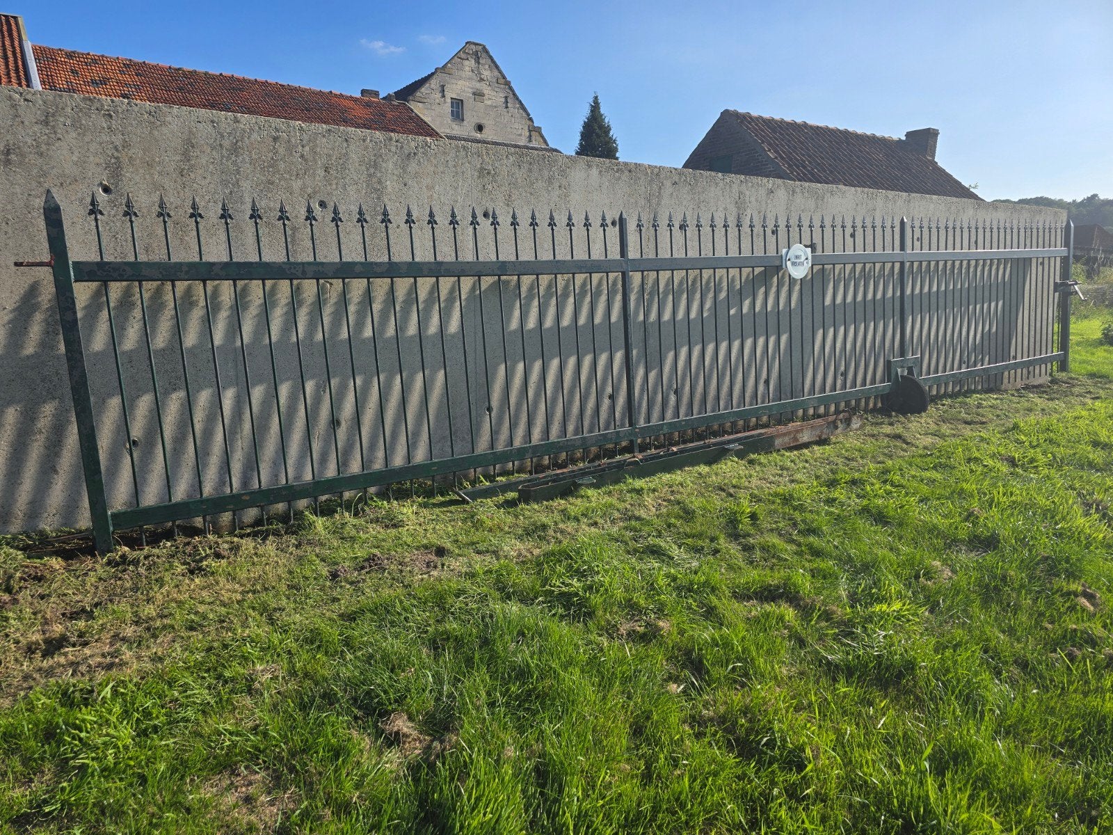 IJzeren sierhekwerk - 855 breed, Tuin en Terras, Ophalen, Met poort, Zo goed als nieuw, Sierhekwerk
