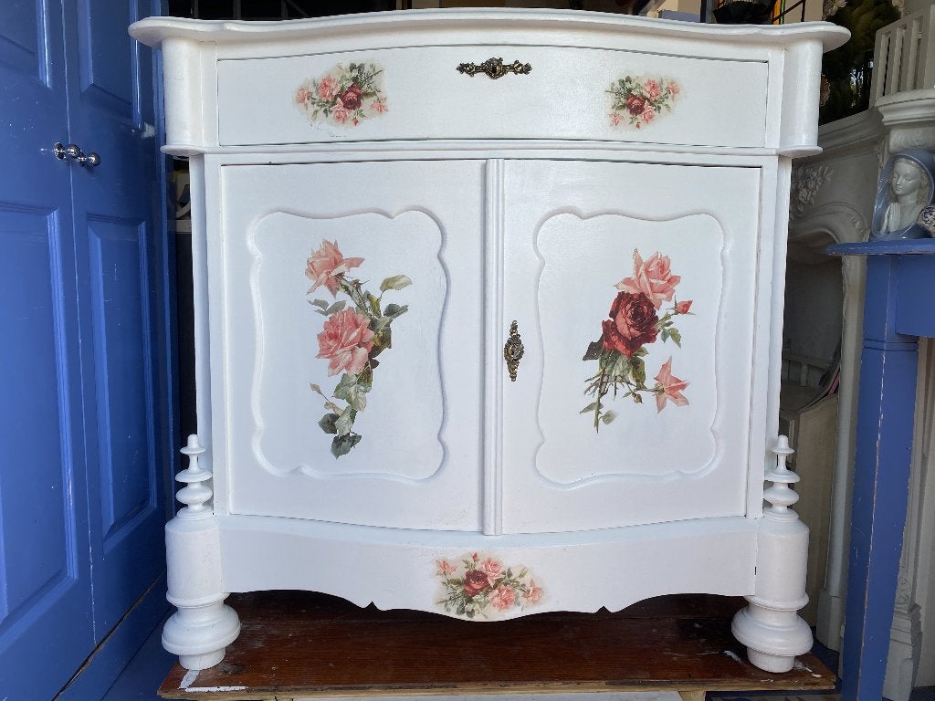 Kast Brocante wit met Rozendecors, Ophalen