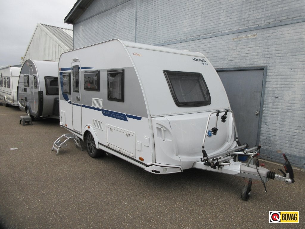 Knaus Sport Silver Selection 400 QD MET MOVER EN VOORTENT, Caravans en Kamperen, Fietsenrek, Dwarsbed, Treinzit, Tot en met 3