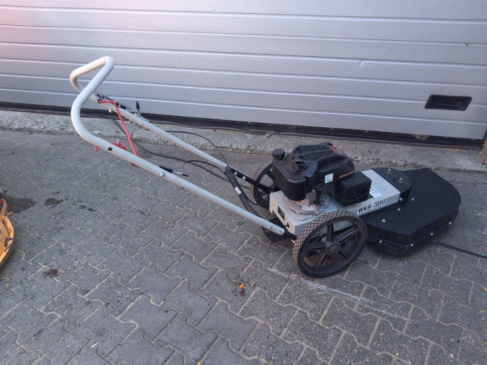 onkruidborstel lumag wkb 330, Tuin en Terras, Hand-tuingereedschap, Ophalen, Gebruikt, Overige soorten, Lumag