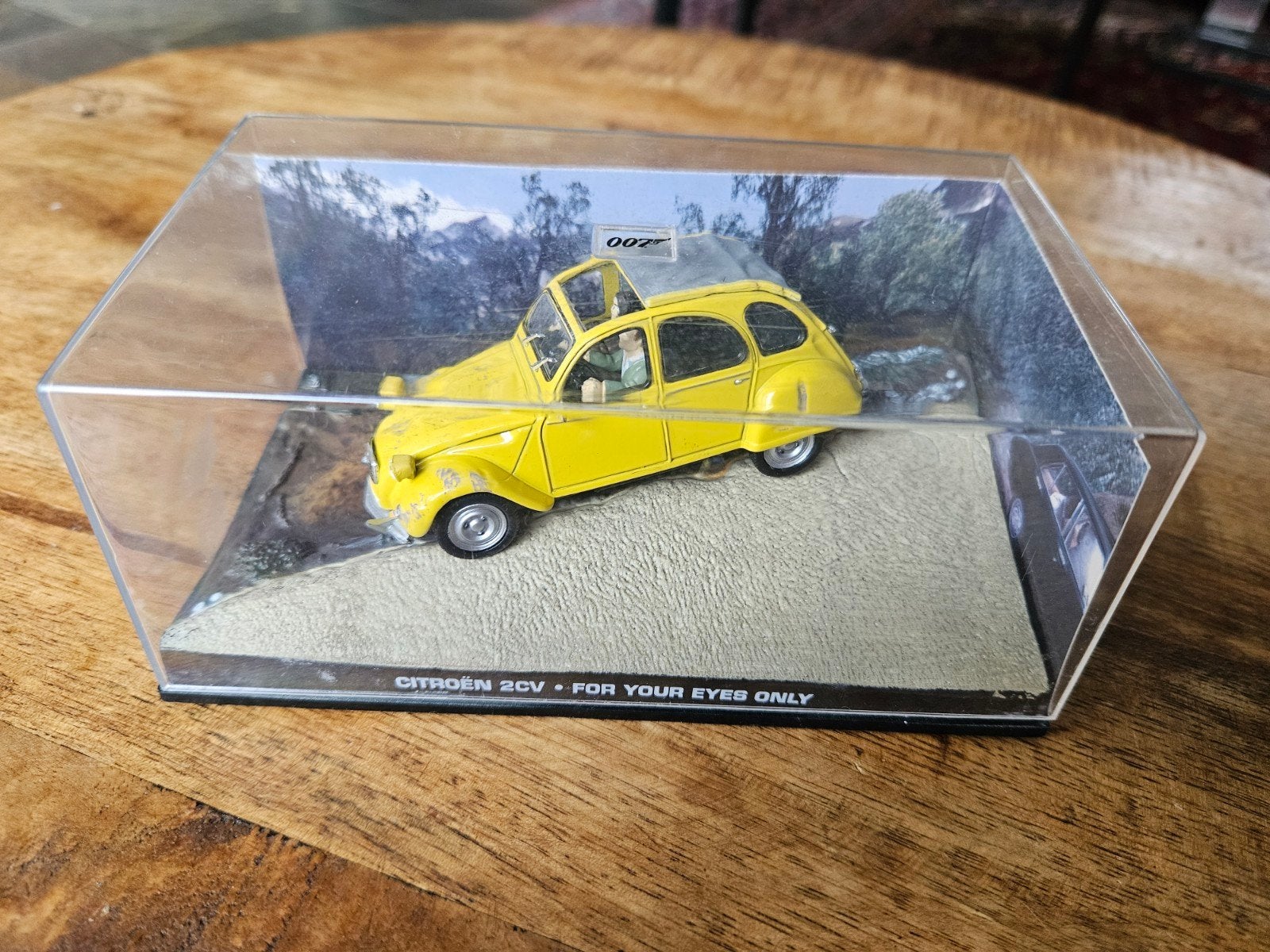 Citroën 2CV - James Bond 'For Your Eyes Only' schaalmodel, Overige merken, Auto, 1:32 tot 1:50, Ophalen of Verzenden