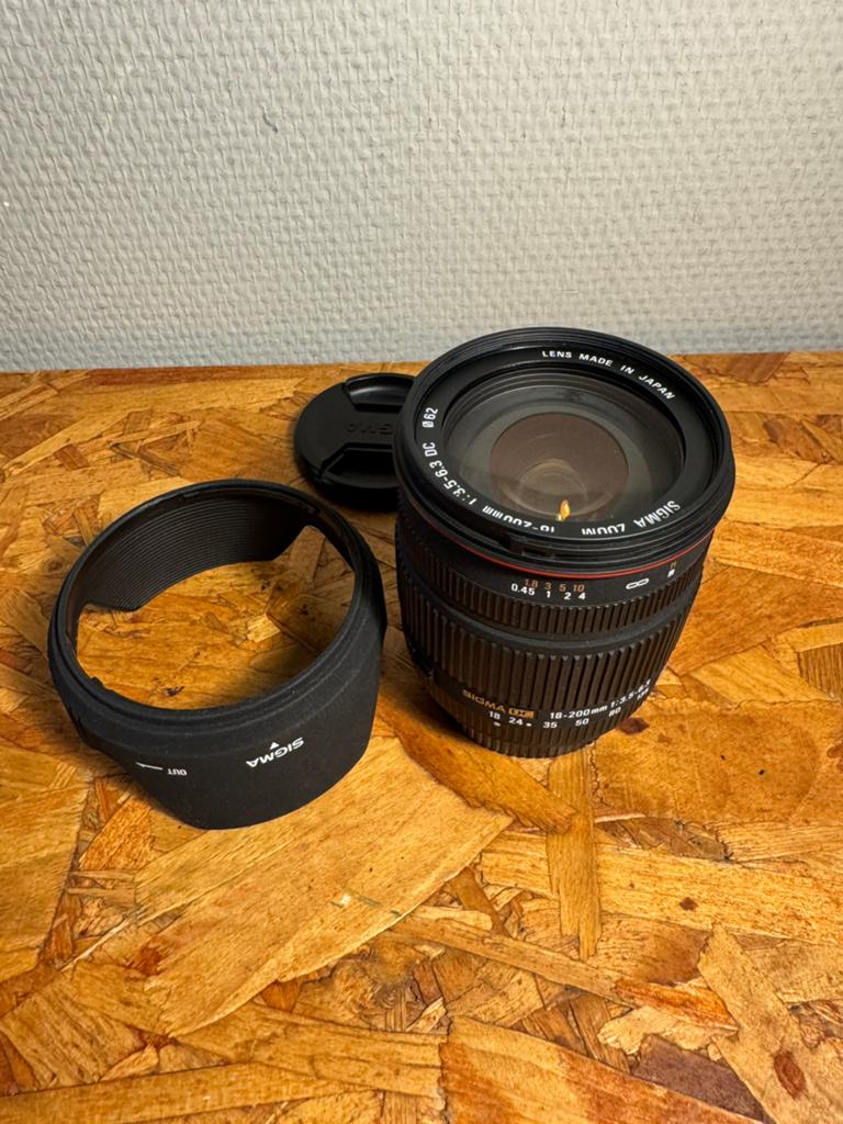 Sigma lensenset Nikon F – 18-200mm + 70-300 APO Macro, Ophalen, Zo goed als nieuw, Telelens