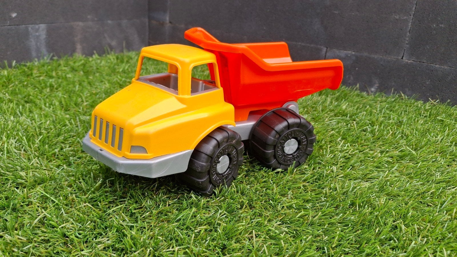 Stevige speelgoed kiepwagen voor urenlang speelplezier, Ophalen, Gebruikt