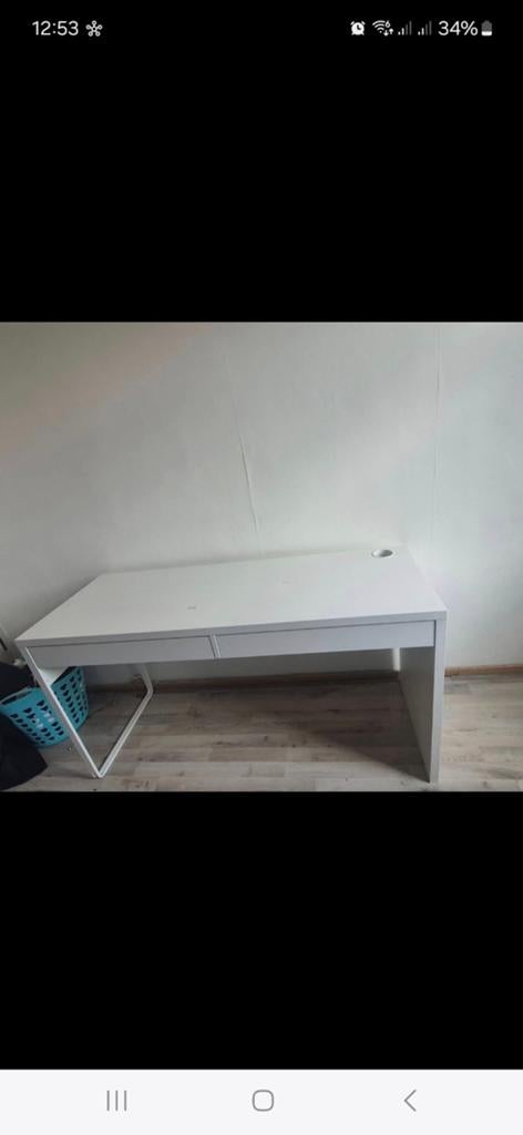 Gratis af te halen: Wit bureau MICKE (IKEA), 142x50 cm, Huis en Inrichting, Bureaus, Gebruikt, Ophalen of Verzenden