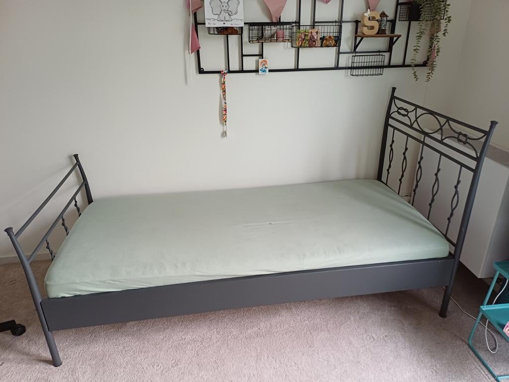 Eenpersoonsbed meidenkamer inclusief matras, Ophalen, 90 cm, Eenpersoons, Zo goed als nieuw